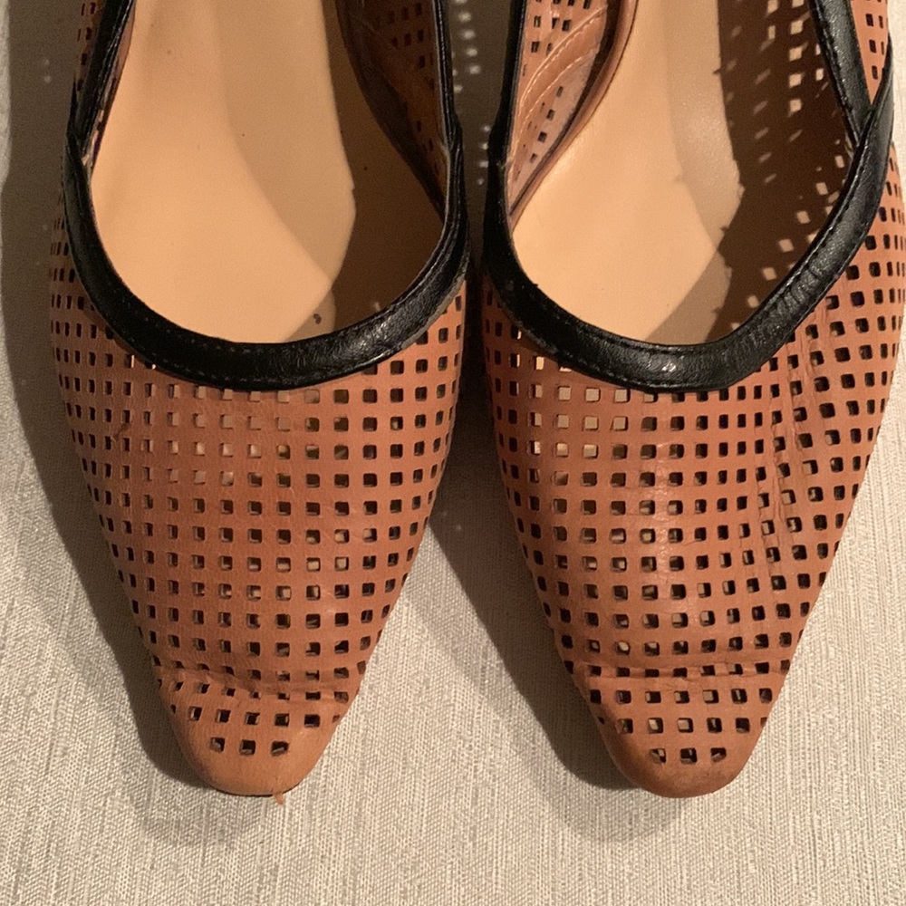 Bella Vita Genuine Leather Pumps - Picture 5 of 8